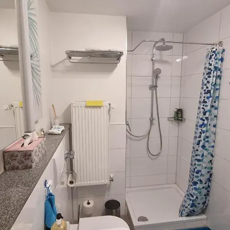 Thomas' Wohlfuehl-appartement Gemuetliches Wohnambiente & Modernes Bad Maison d'hôtes Ulm